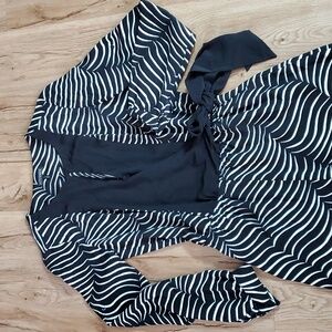 Intermix romper Size Petite